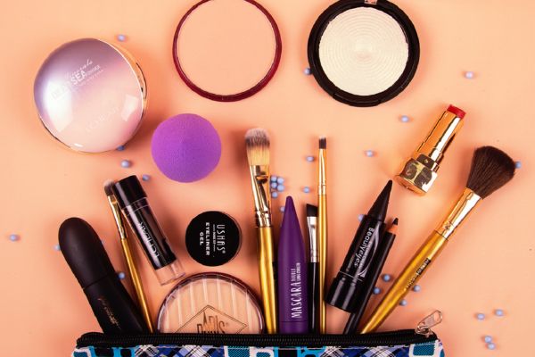 seasonal makeup and fashion
