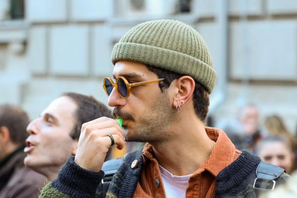 how to style a beanie without hat hair